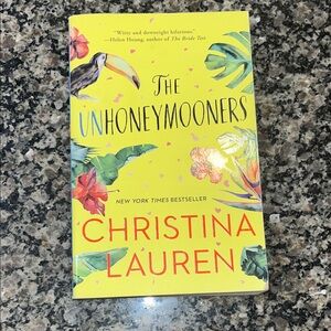 Christina Lauren Yellow and Green Book - The Unhoneymooners